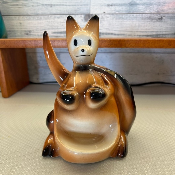 VTG 1956 Boxing Kangaroo Dresser Caddy Pulp Fiction Fine Ent Ceramic 8” - Picture 1 of 10